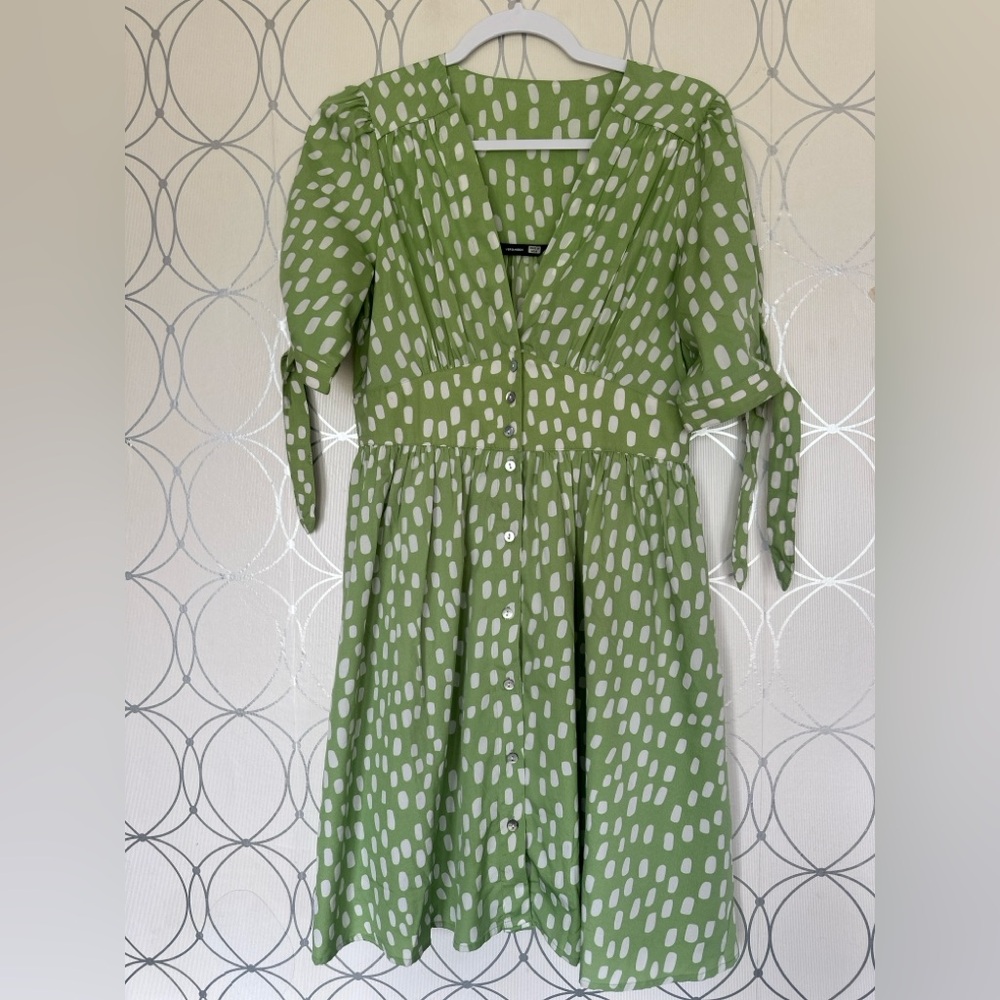 Vero Moda Green and White Midi Dress